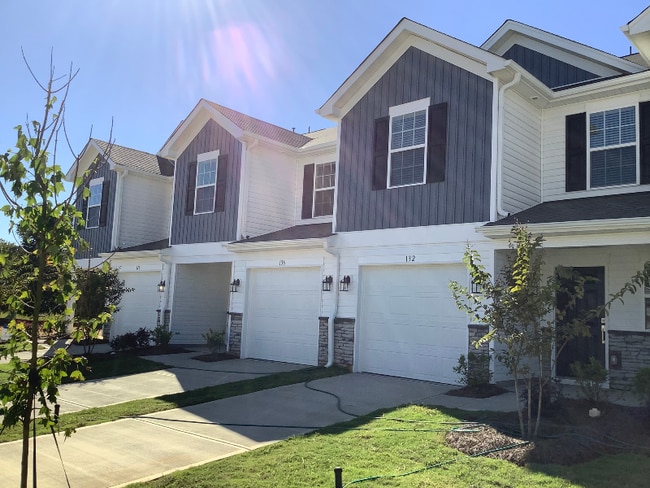 Building Photo - 132 Plumtree Ct