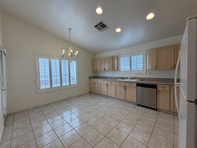 Building Photo - 3317 Moon River St