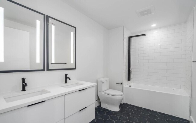 Building Photo - 1501 N 31st St