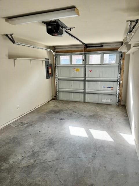 Building Photo - 3095 Camelliawood Cir W
