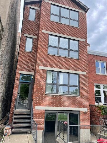 Primary Photo - 5516 S Indiana Ave
