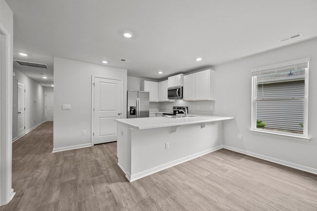 Building Photo - 2098 Course Ln