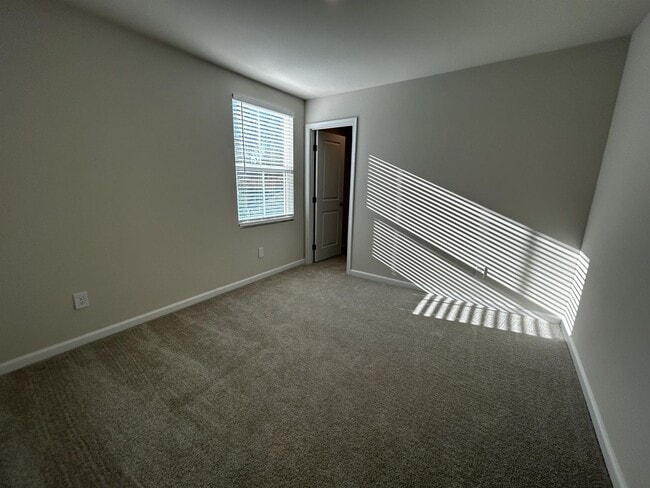 Building Photo - 261 Utica Bnd Ct