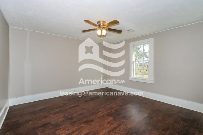 Building Photo - 130 Pelzer St