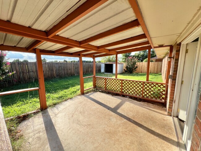 Building Photo - 11513 Walters Ave
