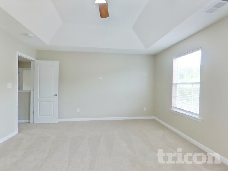 Building Photo - 30 Kendall Ln