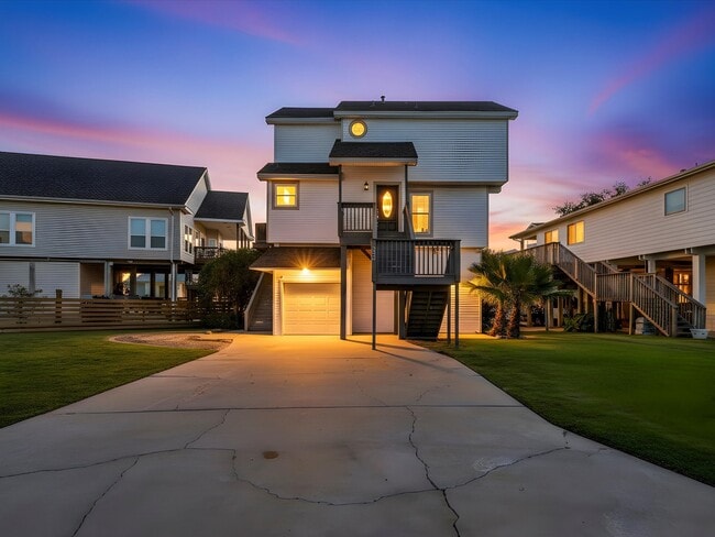 Building Photo - 334 Paradise Dr