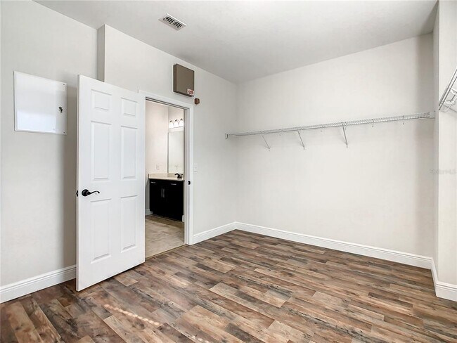 Building Photo - 8917 Blue Mesa Dr