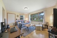 Building Photo - 2 bedroom 1 bathroom Duplex FOR RENT (subl...