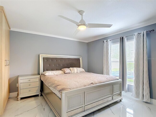 Building Photo - 4934 Lazy Oaks Way