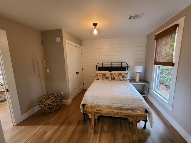 Building Photo - 1324 Johnson Ave