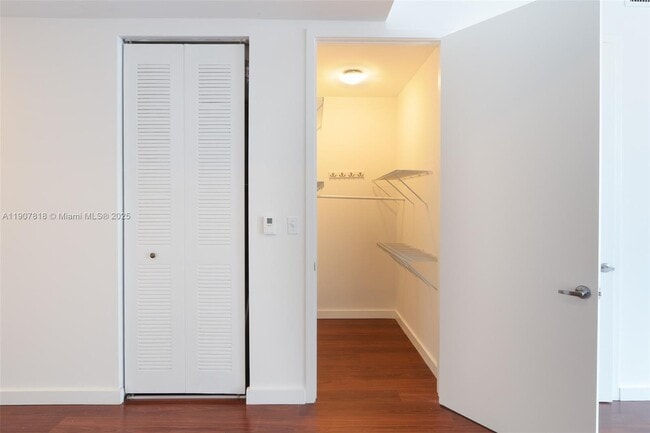 Building Photo - 2200 NE 4th Ave