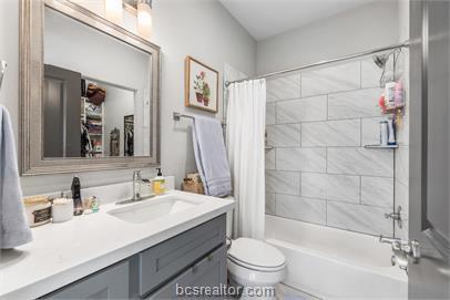 Building Photo - 304 Redmond Dr