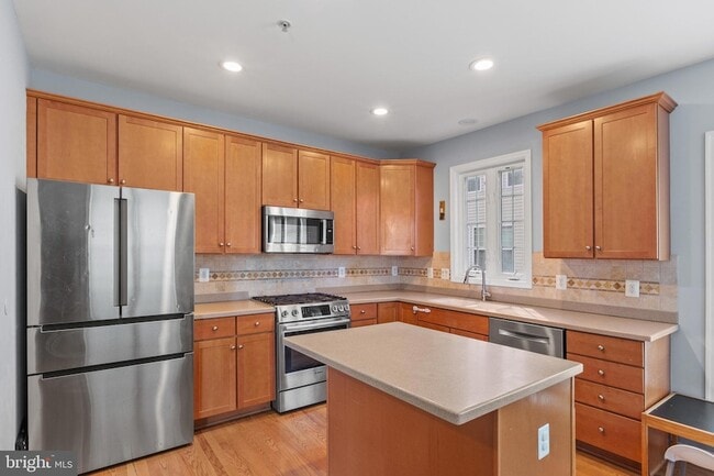 Building Photo - 2500 Clairmont View Way