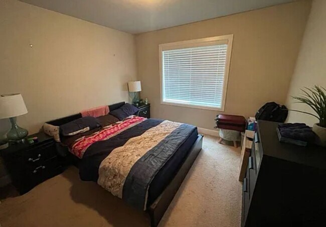 Building Photo - Bothell Home