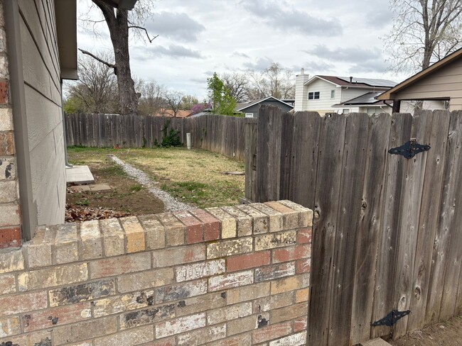 Building Photo - Beautiful 3 Bed 2 bath Home