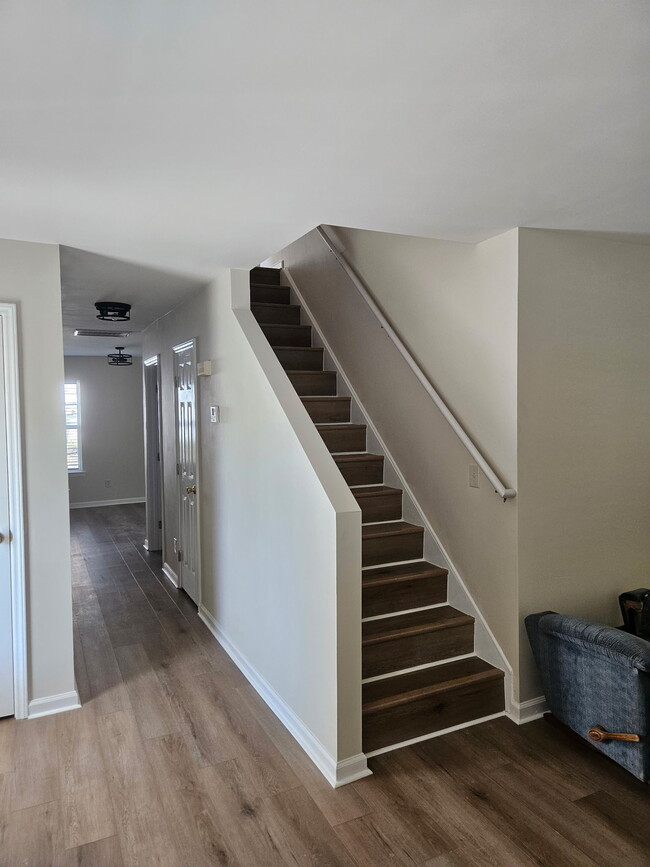 Building Photo - 109 Summer Vale Dr
