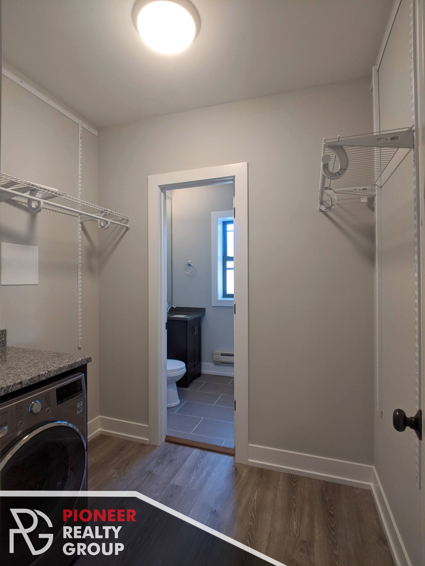 Building Photo - 709 W Brompton Ave