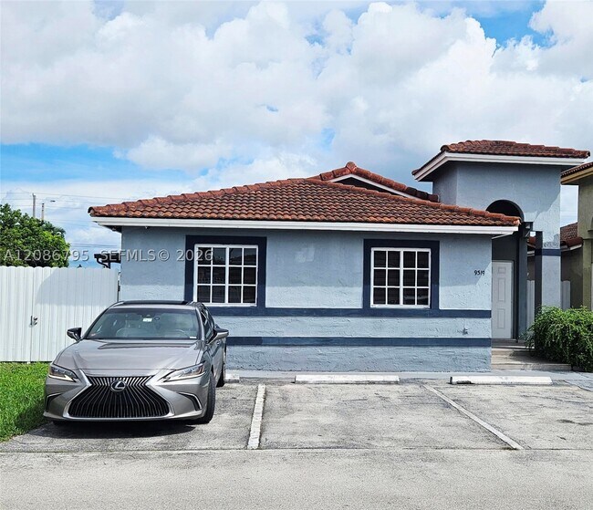 Building Photo - 9319 NW 121st St