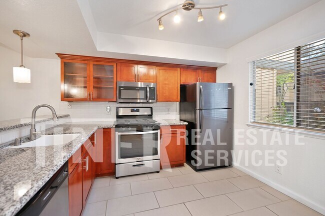 Building Photo - 9118 Madison Green Ln