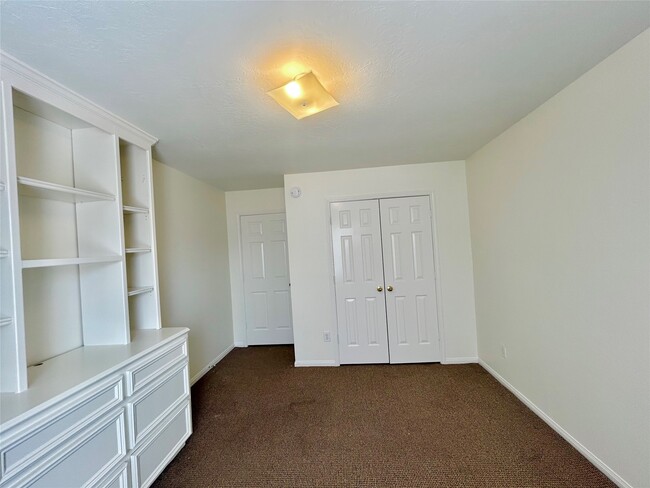 Building Photo - 12422 Glenleigh Dr