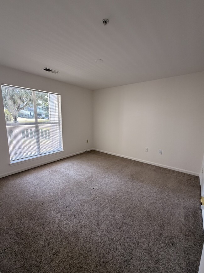 Building Photo - 10 Hamiltons Bay Ct