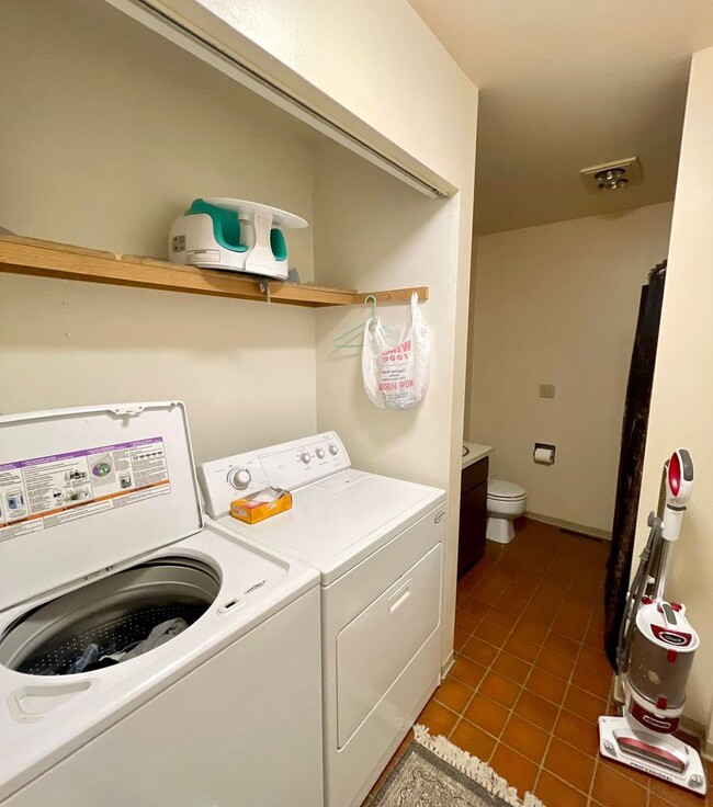 Building Photo - Elks Duplex (ED)