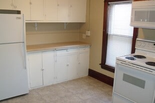Building Photo - 22 16th Ave N