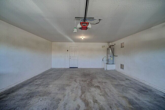 Building Photo - 7252 S 46th Ln