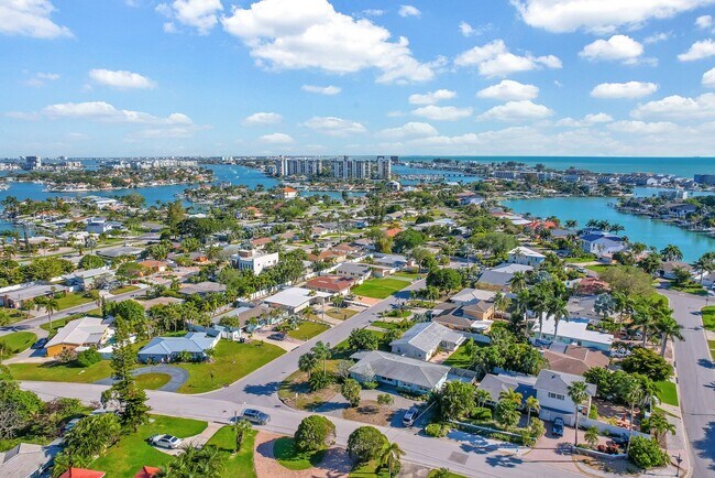 Building Photo - 3bed/2bath Home Off Treasure Island Causew...