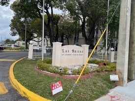 Building Photo - 7125 NW 186th St