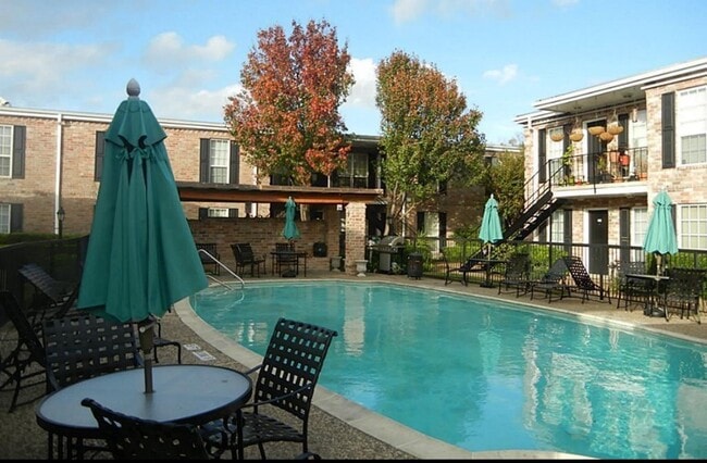 Building Photo - 6410 Del Monte Dr