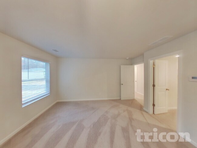 Building Photo - 100 Heard Ln