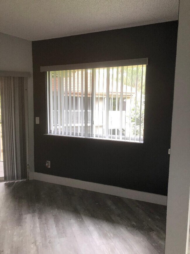 Building Photo - 9322 NW 9th Pl