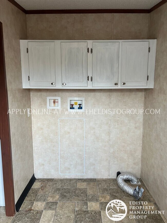 Building Photo - Charming 3-Bed, 2-Bath Country Home on 1.2 Acres – Near Bamberg & Orangeburg