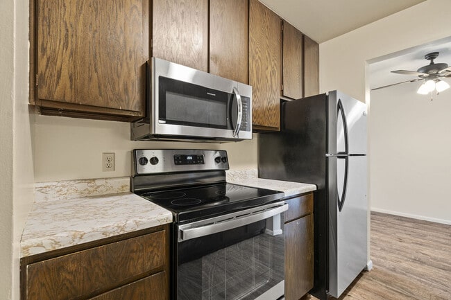 Building Photo - Cedarwood West Apartments