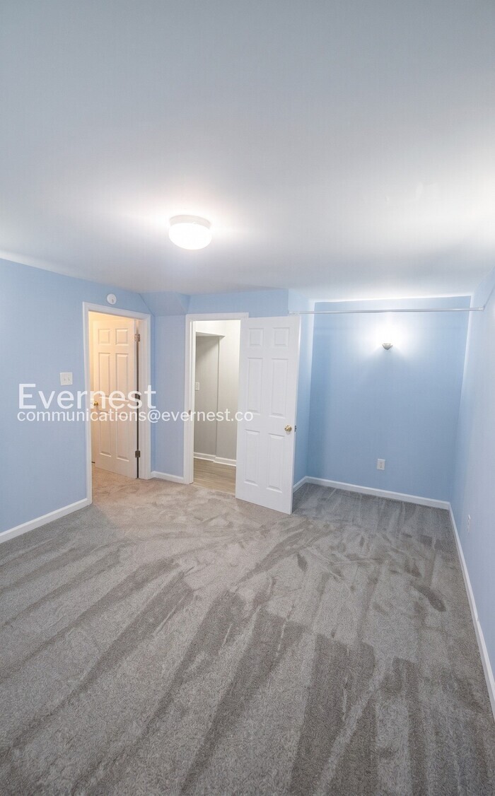 Building Photo - 21495 Harvest Green Terrace