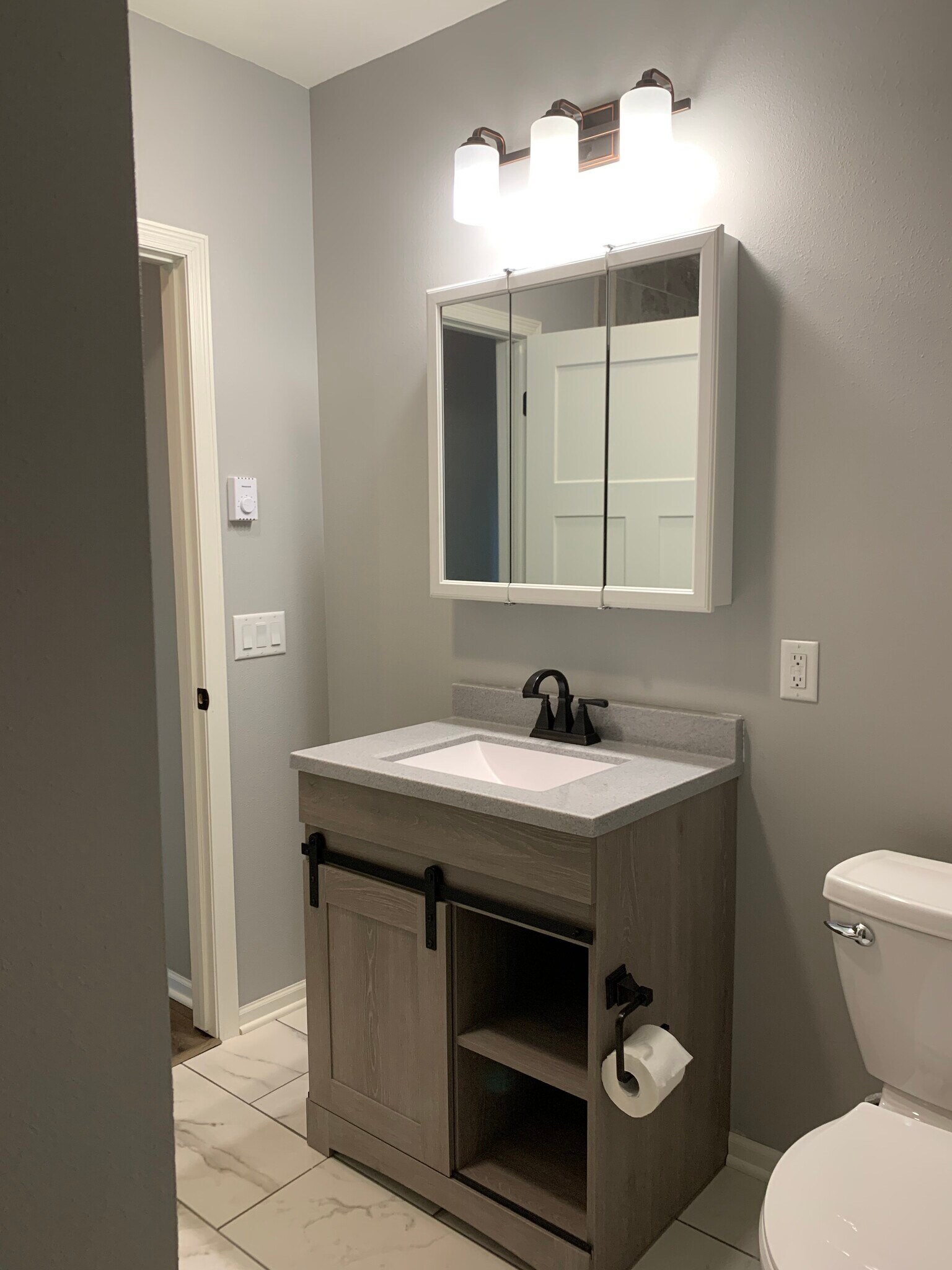 Building Photo - 465 W 5th St