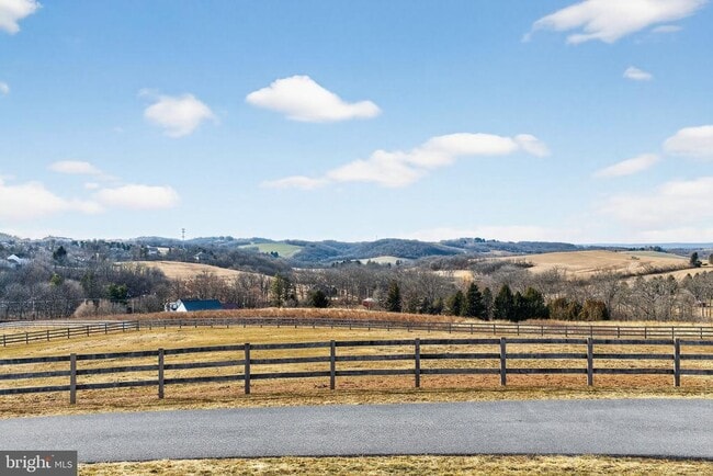 Building Photo - 5289 PA-309