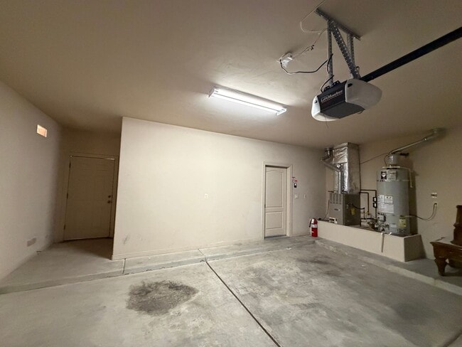 Building Photo - 4 Bedroom Home Plus Office Available Near Eubank Blvd NE & Paseo Del Norte!