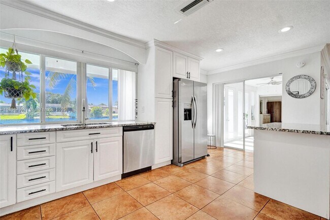 Building Photo - 10850 NW 29th Manor