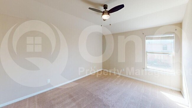 Building Photo - 5804 Valley Haven Way