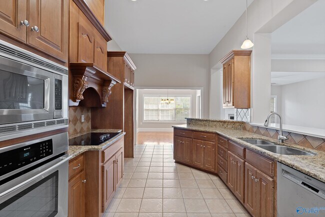 Building Photo - 3116 Tenker Creek Ln SE