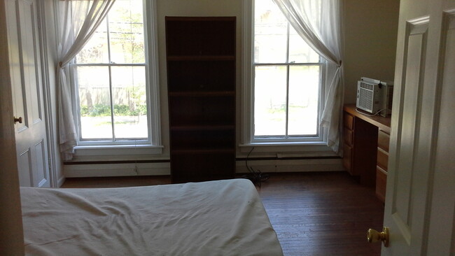 Bedroom 1 - 927 E State St