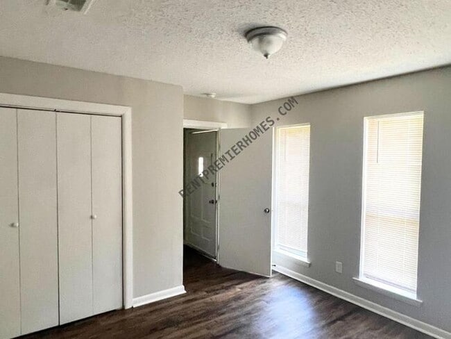 Building Photo - 508 Westfield Dr