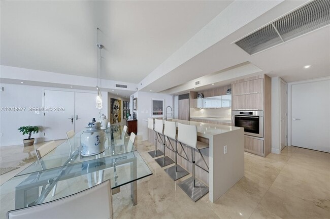 Building Photo - 17201 Collins Ave