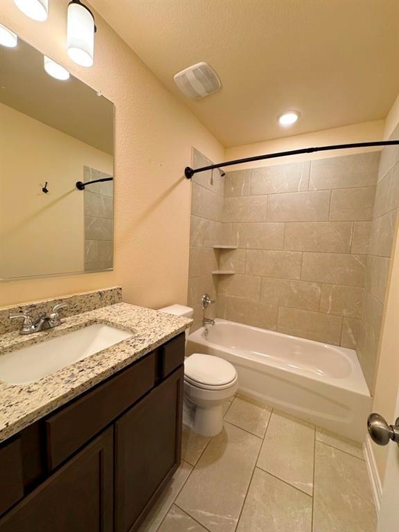 Building Photo - 5115 Leaning Tree