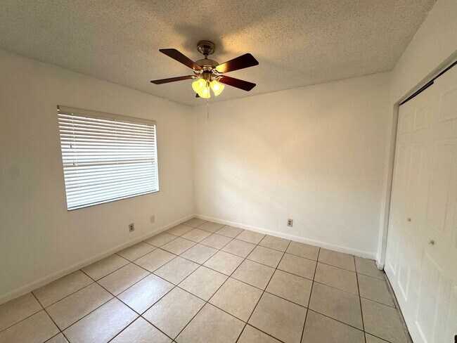 Building Photo - 2424 NW 89th Dr