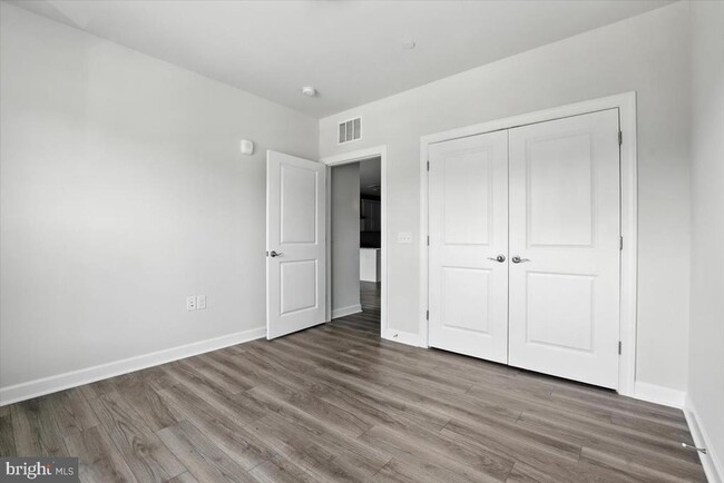 Building Photo - 3927 Fair Ridge Dr