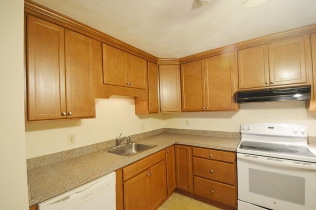 Building Photo - Holden: 2 Bed 1 Bath, Heat & Hot Water Inc...